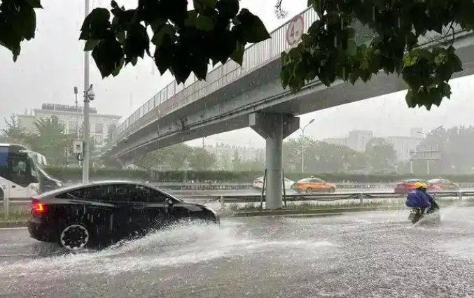一场暴雨，照出北京的“里子”