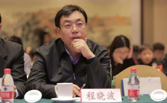 甘肃的“副省长流水线”：为什么停不下来？