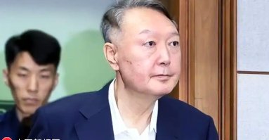 “我天真，我作秀”：尹锡悦的戒严辩护，把韩国宪法当成了什么？