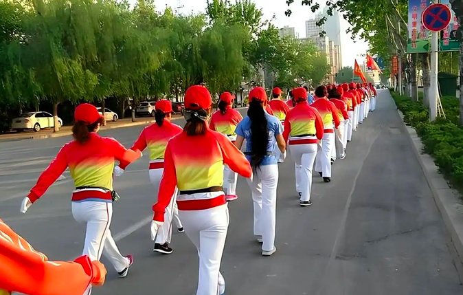 法条能拦住暴走团，但能拦住暴走团背后的“生意”吗？