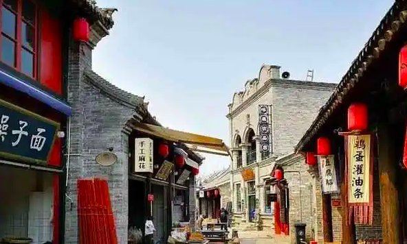 500亿人造古镇，困在“假”字里